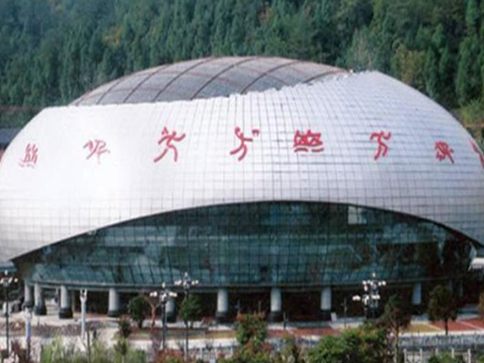 仪征体育中心球形网架加工安装